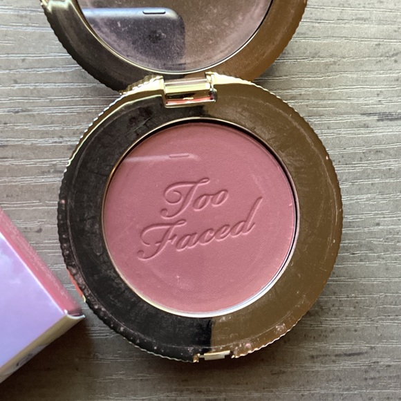 New Too Faced Bundle (lip injection/ disco crush/ cloud crush) - Picture 7 of 14